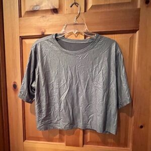 Lululemon soul cycle cropped silver tee luminosity